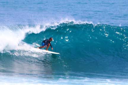 Cameron-instructor-advanced-Surf-coaching-Uluwatu-2-NextLevel-Surfcamp-Bali.jpg