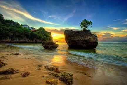Sunset-at-Padang-Padang-NextLevel-Surfcamp-Bali.jpg