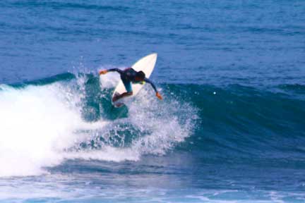 Erik-instructor-advanced-surf-coaching-Uluwatu-NextLevel-Surfcamp-Bali.jpg