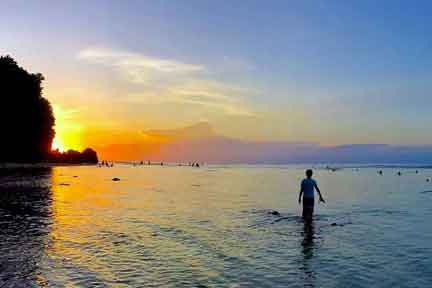 Sunset-at-Padang-Padang-NextLevel-Surfcamp-Bali-2.jpg